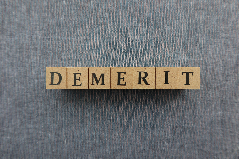 自動車保険を途中解約すると、こんなデメリットが…