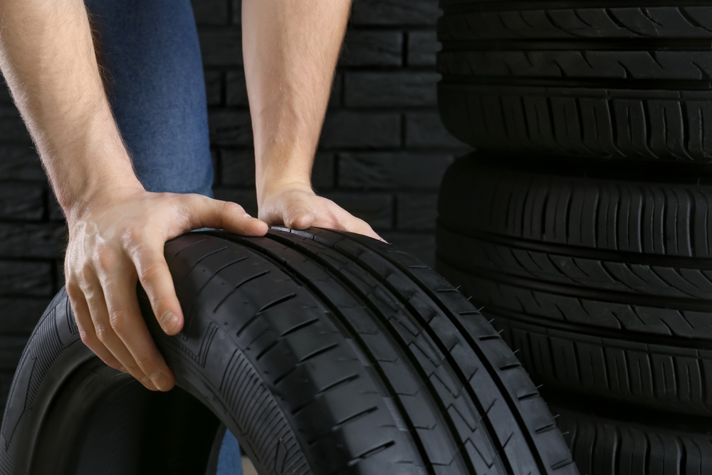 タイヤの耐用年数ってどれくらい？交換する目安を知ろう