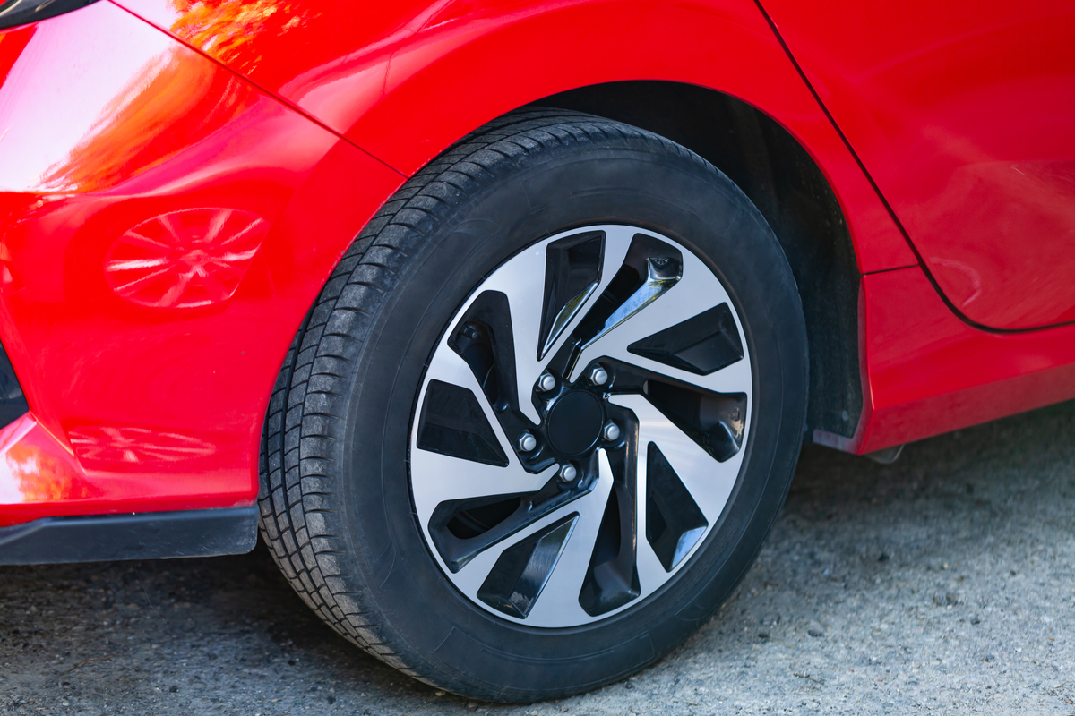 車についた傷は放置しても大丈夫？意外と知られていないリスクとは？