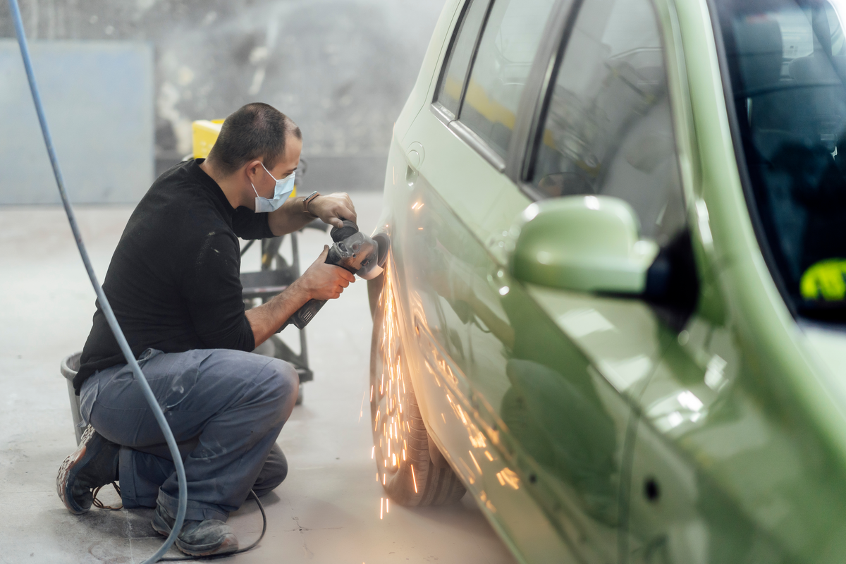 車の傷消しは初心者でも可能？傷を消す方法と効果をご紹介します