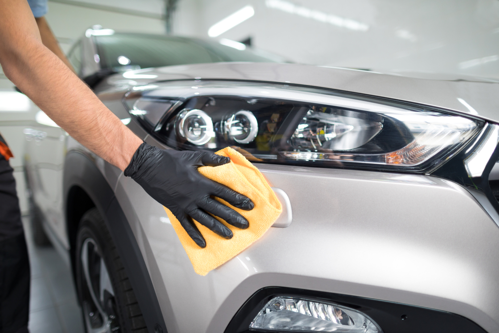 カーコーティングの塗り方はこんな風に作業します