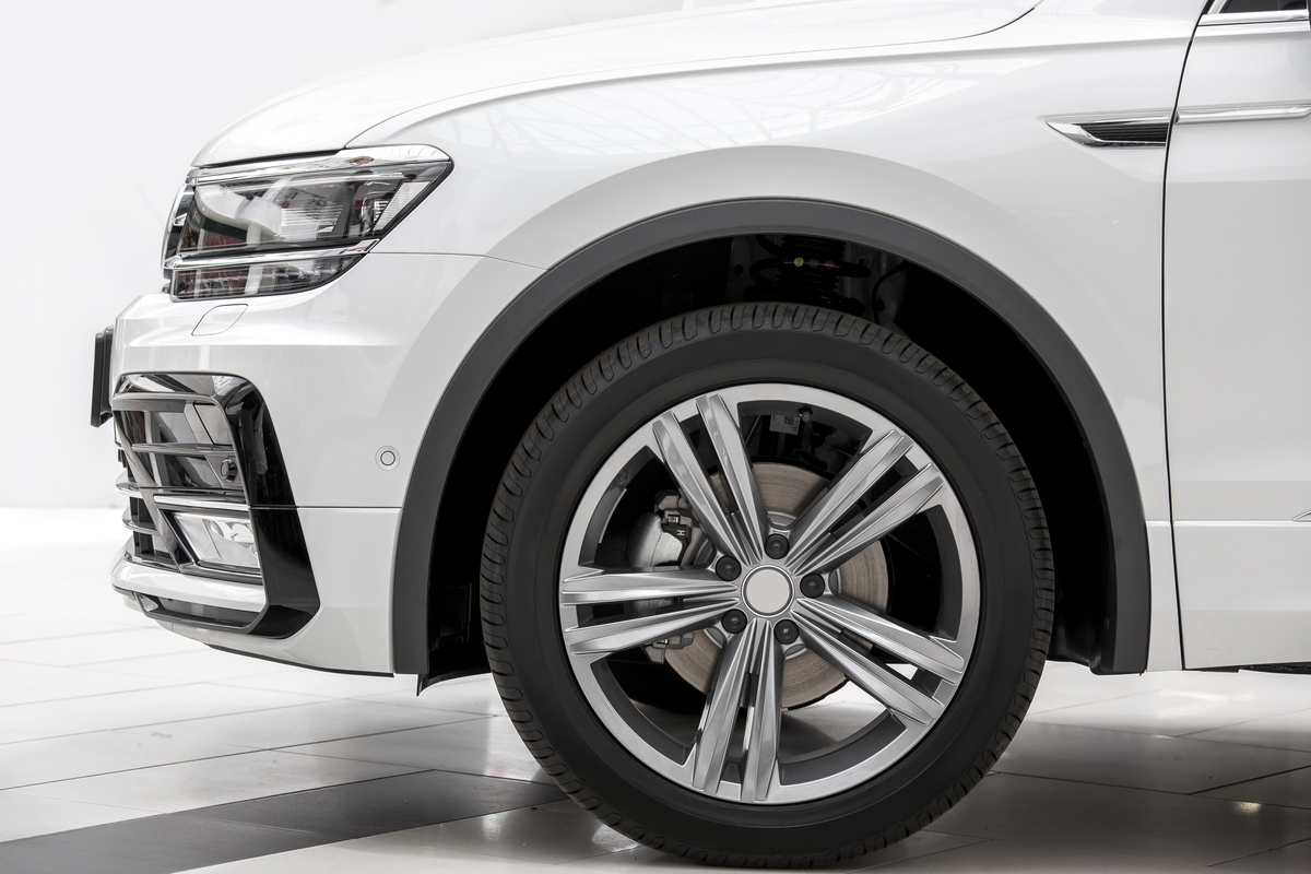 後付けのフェンダーモールは車検に通る？