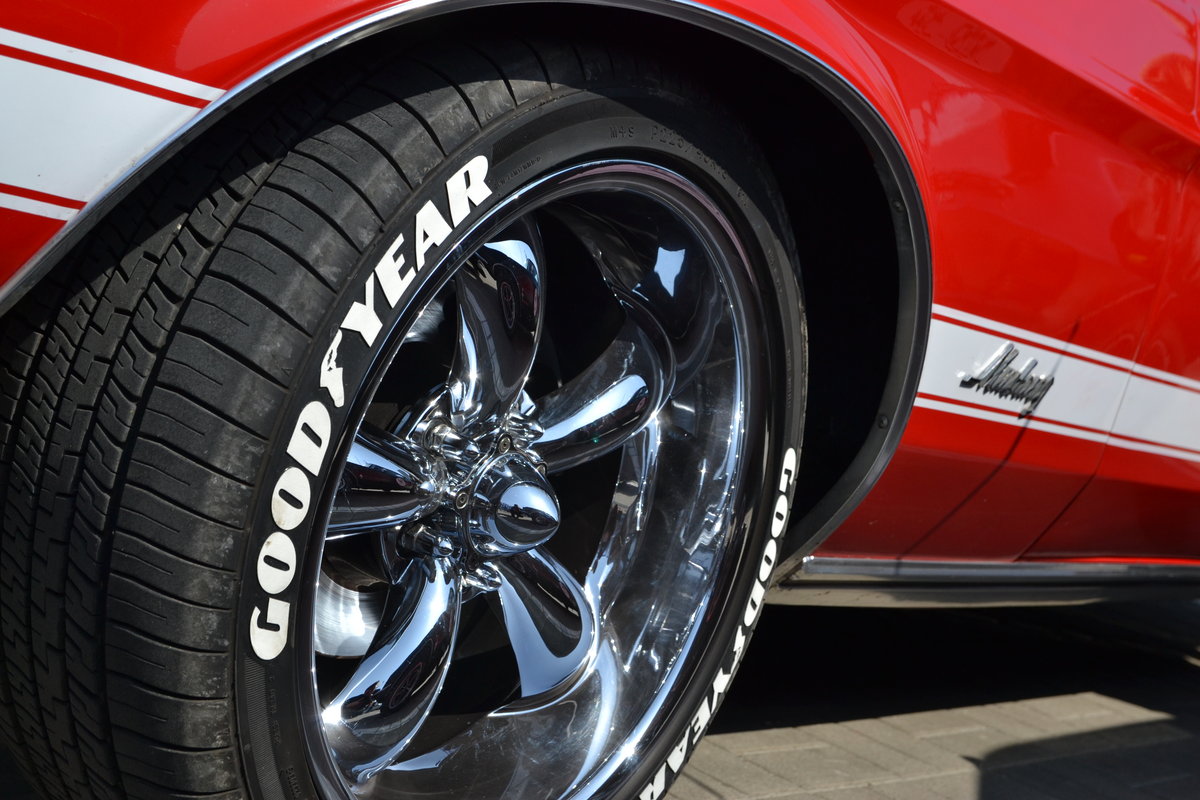 タイヤステッカーでおしゃれにドレスアップする方法とは？