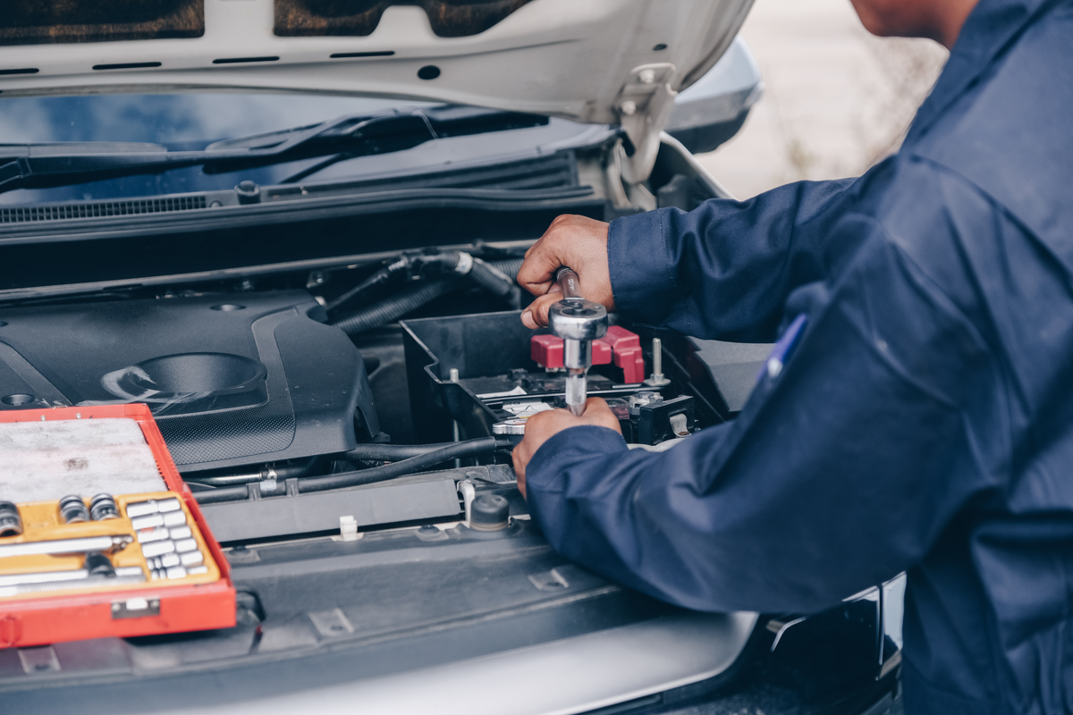 民間車検場とは？ディーラー車検との違いを解説