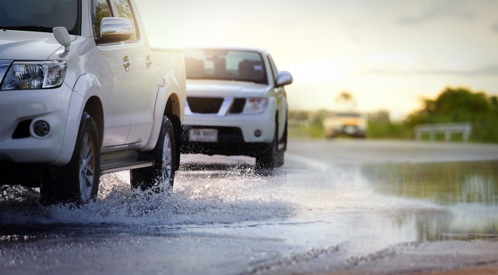 台風で車が破損！車両保険は使えるのかな？