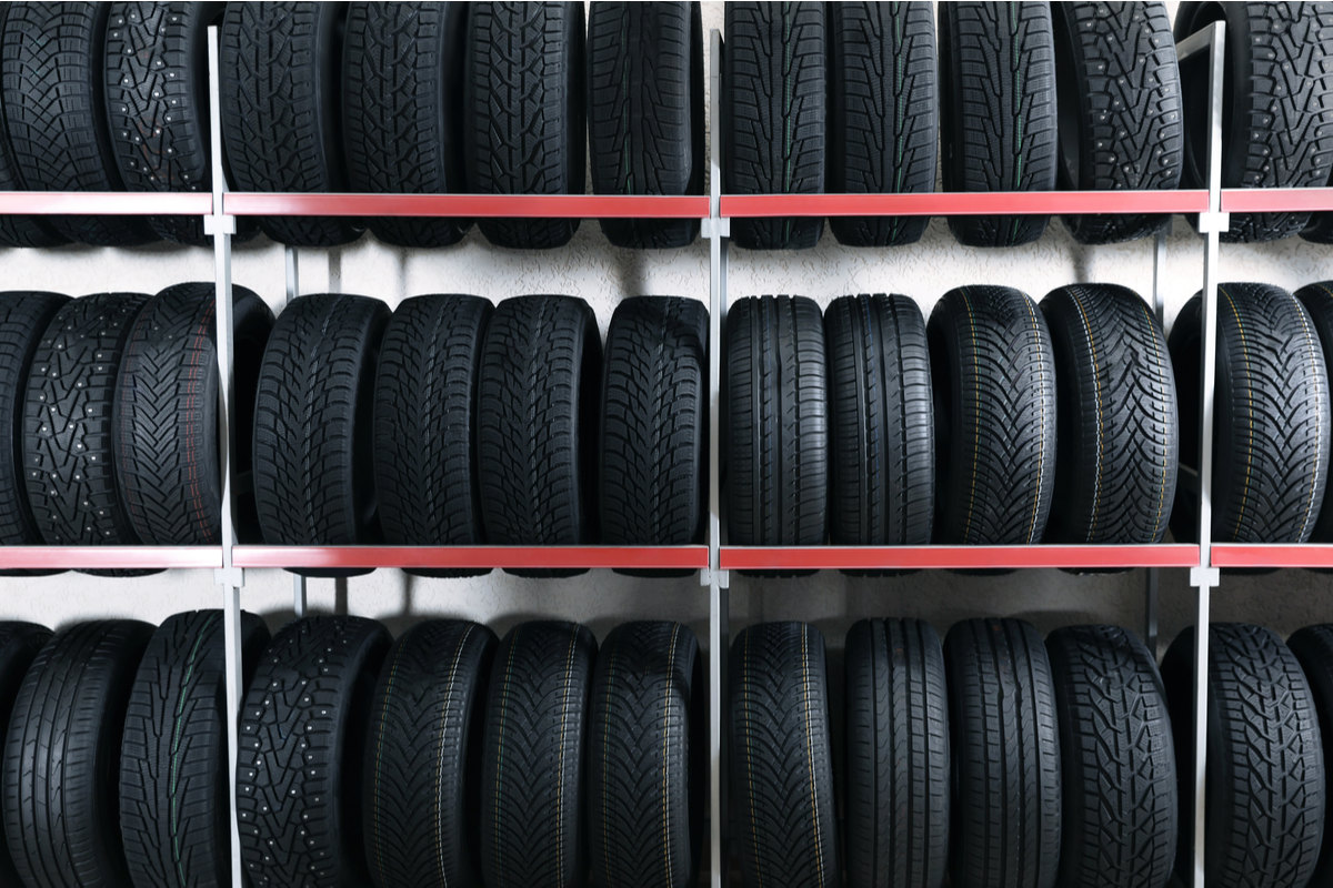 タイヤの正しい保管方法と最適な置き場を紹介
