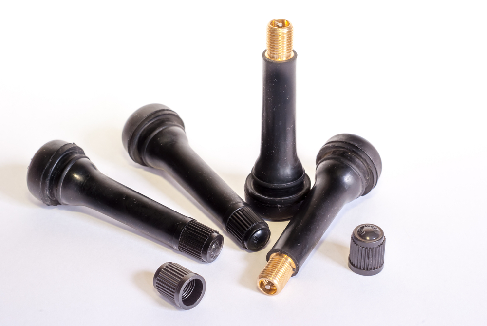 タイヤは定期的にバルブ交換が必要