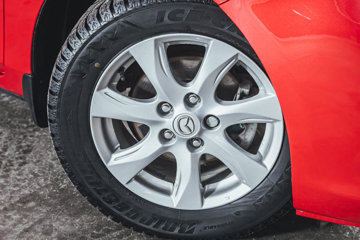 スタッドレスタイヤをお得に買うには？