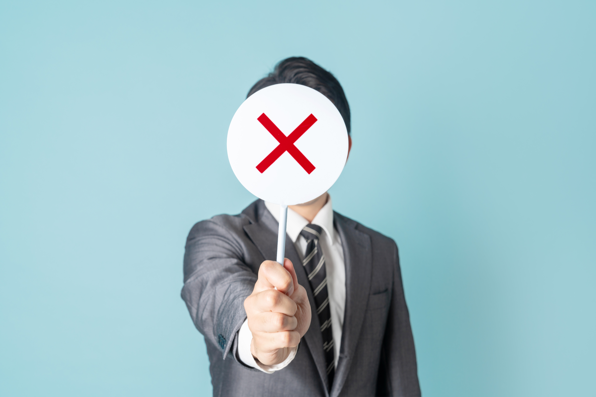 ノーマルタイヤで雪道を走るのは絶対にNG