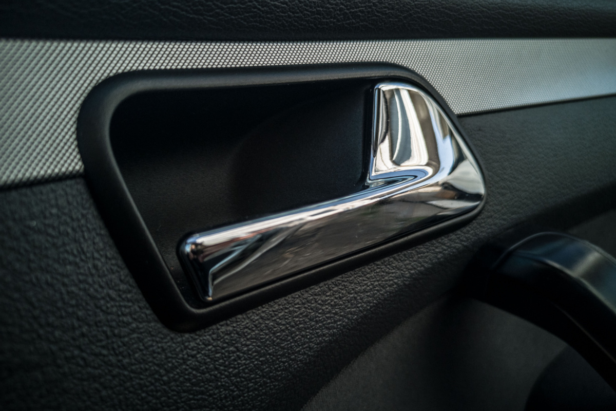 車の室内コーティングの魅力とは？