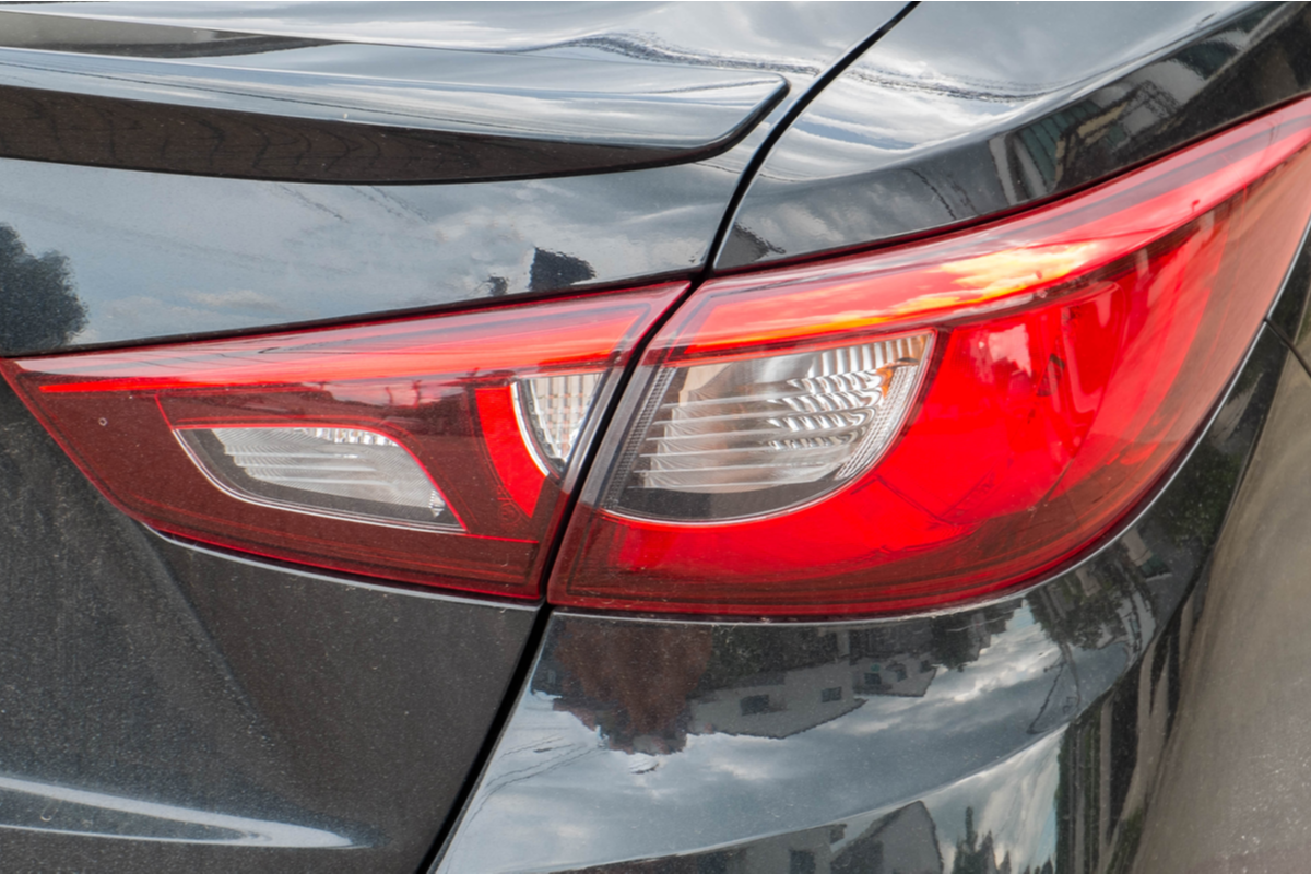 純正テールランプでも注意が必要