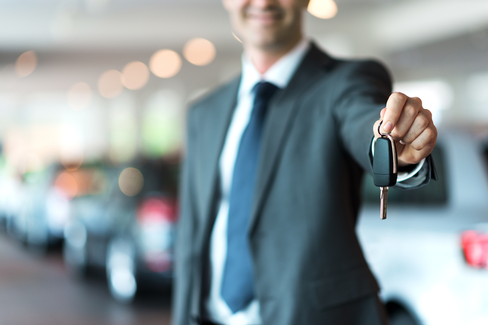 高級車はリースできるの？