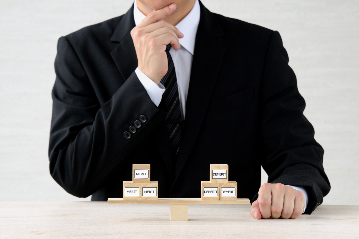 ディーラーで傷修理を相談するメリットとデメリット