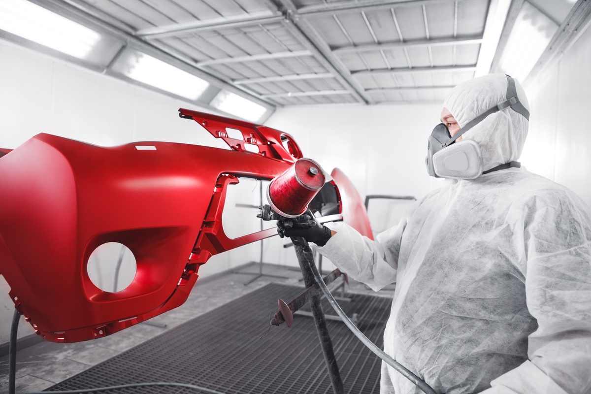 バンパーの傷はどこで修理できる？