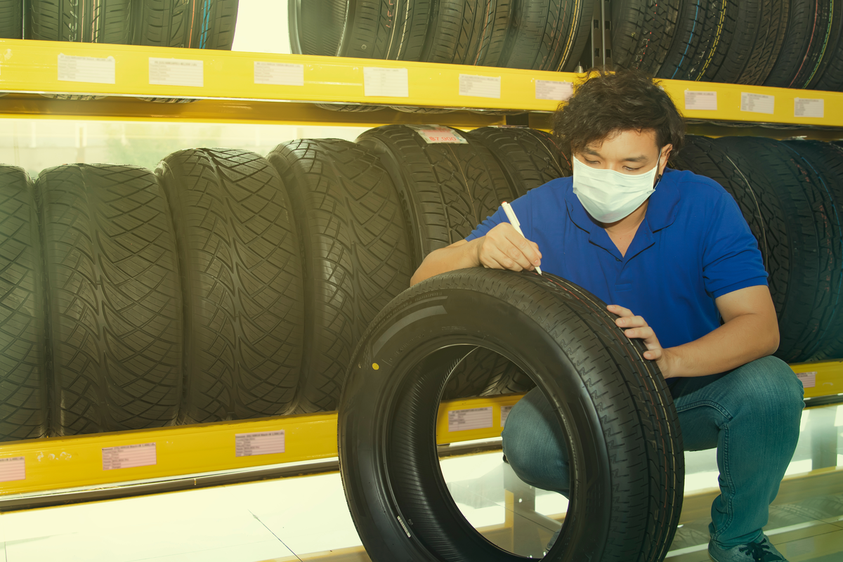 タイヤに最適な保管方法を解説