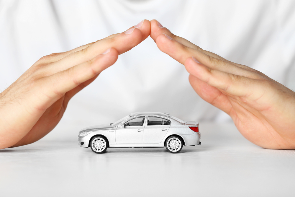 自動車保険の契約者の名義変更をするにはどんな手続きが必要？