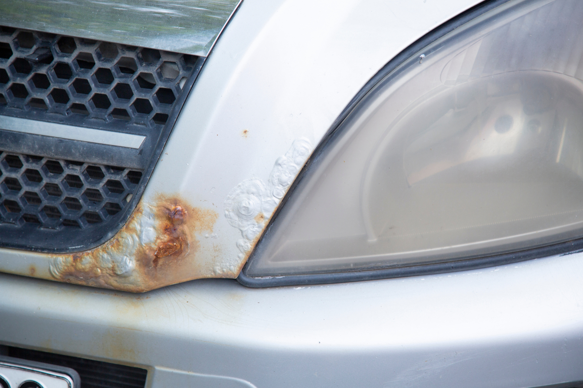 意外と知らない見分け方、車についた傷と汚れの種類とは？