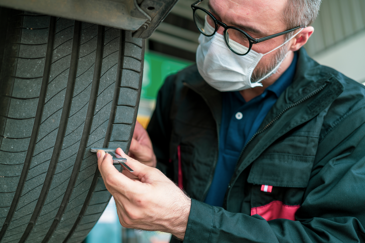 タイヤの傷は要注意 傷の種類と対処法を解説 コスモ石油販売