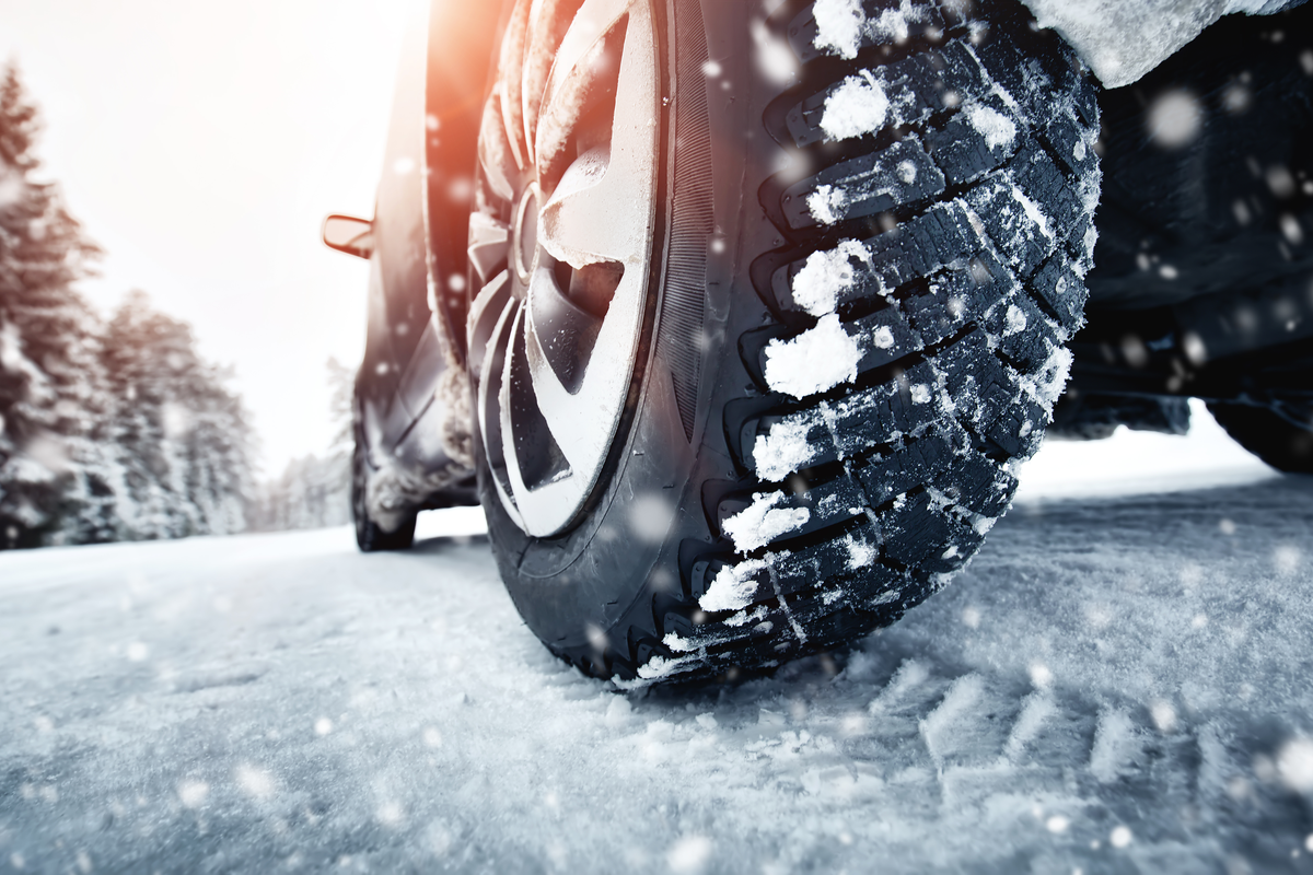 冬のマストアイテム、冬用タイヤの特徴と必要性を解説