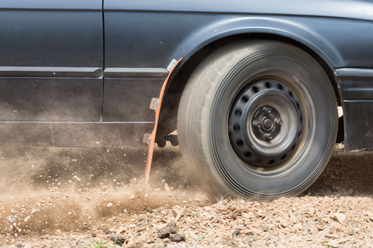 砂埃から車を保護する理想的なコーティングとは？